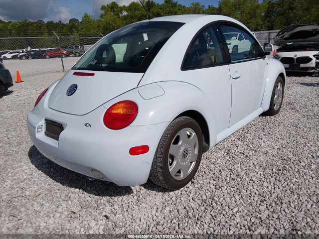 44855610 :رقم المزاد ، 3VWCA21C9YM492838 vin ، 2000 Volkswagen New Beetle Gls مزاد بيع