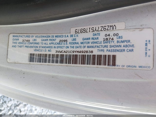 44855610 :رقم المزاد ، 3VWCA21C9YM492838 vin ، 2000 Volkswagen New Beetle Gls مزاد بيع