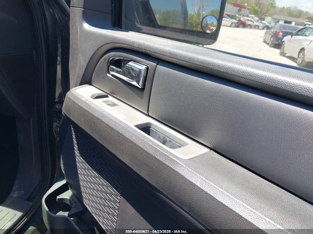 44855621 :رقم المزاد ، 1FMFU16577LA63687 vin ، 2007 Ford Expedition Xlt مزاد بيع