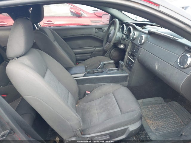 44855635 :رقم المزاد ، 1ZVFT80N255136827 vin ، 2005 Ford Mustang V6 Deluxe/v6 Premium مزاد بيع
