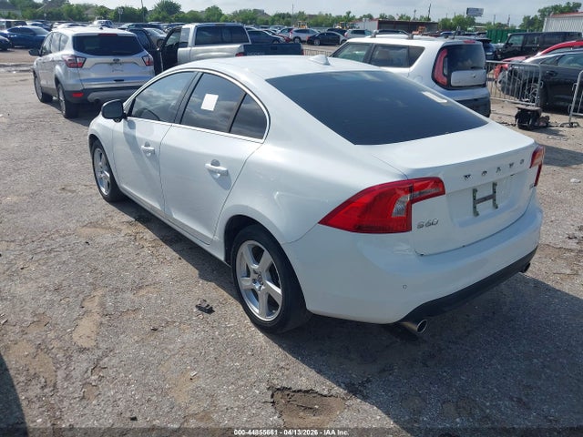 2013 VOLVO S60 YV1612FS1D2201583 Photo 2