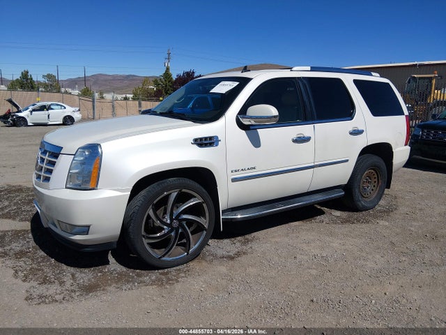 44855703 :رقم المزاد ، 1GYUKBEF3AR270559 vin ، 2010 Cadillac Escalade Luxury مزاد بيع