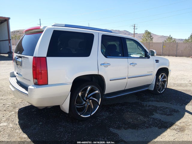 44855703 :رقم المزاد ، 1GYUKBEF3AR270559 vin ، 2010 Cadillac Escalade Luxury مزاد بيع