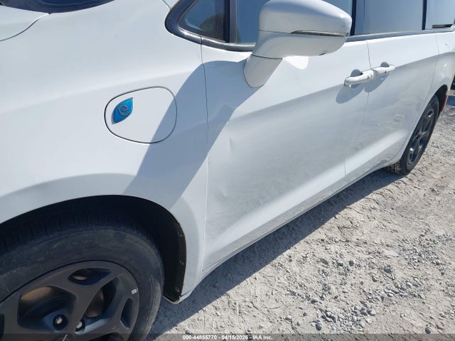 2021 Chrysler Pacifica Hybrid Touring L მანქანა იყიდება აუქციონზე, vin: 2C4RC1L73MR587710, აუქციონის ნომერი: 44855770