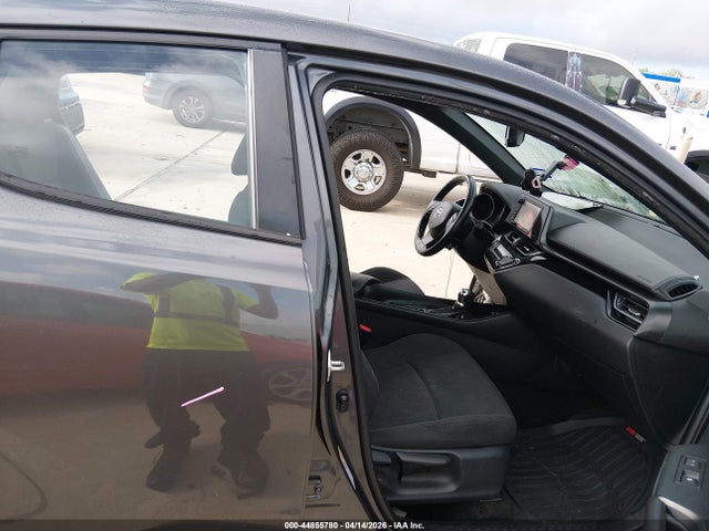 44855780 :رقم المزاد ، NMTKHMBX3JR045465 vin ، 2018 Toyota C-hr Xle Premium مزاد بيع