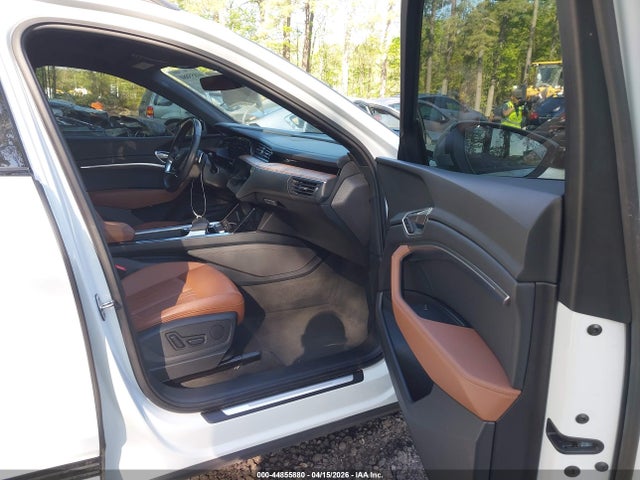 Aukcja sprzedaży 2021 Audi E-tron Premium Quattro, vin: WA1AAAGE4MB031880, numer aukcji: 44855880