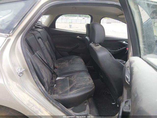 44855947 :رقم المزاد ، 1FADP3K28FL336005 vin ، 2015 Ford Focus Se مزاد بيع