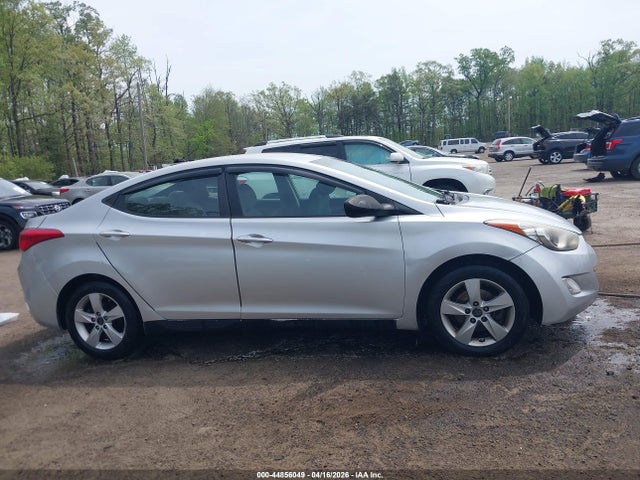 Продаж на аукціоні авто 2013 Hyundai Elantra Gls/limited, vin: KMHDH4AE0DU500584, номер лоту: 44856049