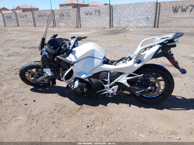 Продаж на аукціоні авто 2022 Bmw R 1250 Rt, vin: WB10L0306N6F91684, номер лоту: 44856092