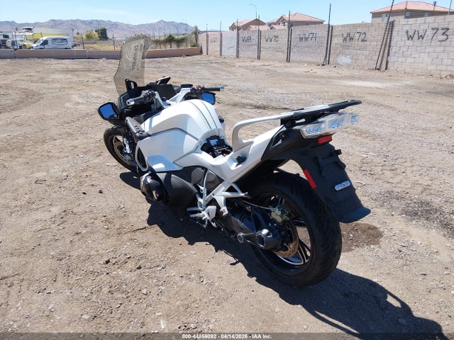 2022 BMW R 1250 WB10L0306N6F91684 Photo 2