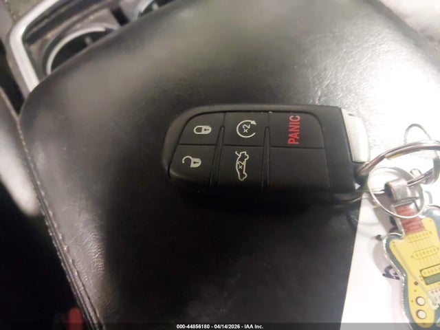 Продажа на аукционе авто 2019 Chrysler 300 Limited Awd, vin: 2C3CCAKG1KH577983, номер лота: 44856180