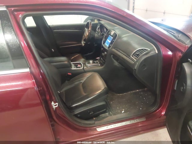 Продажа на аукционе авто 2019 Chrysler 300 Limited Awd, vin: 2C3CCAKG1KH577983, номер лота: 44856180