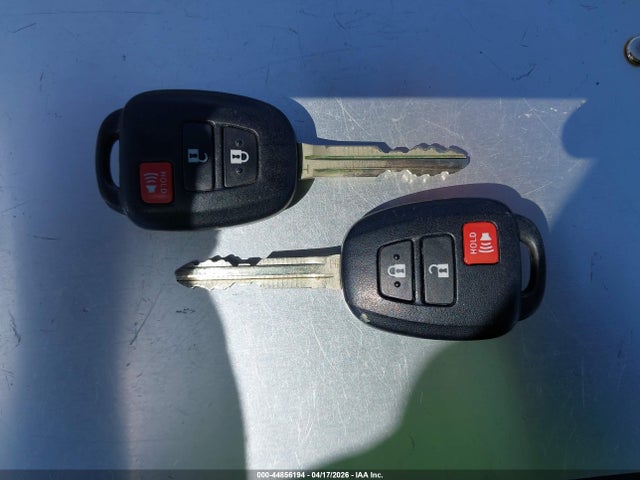 JTMZFREV9GJ089862 Toyota RAV4 LE