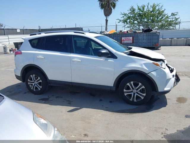 JTMZFREV9GJ089862 Toyota RAV4 LE