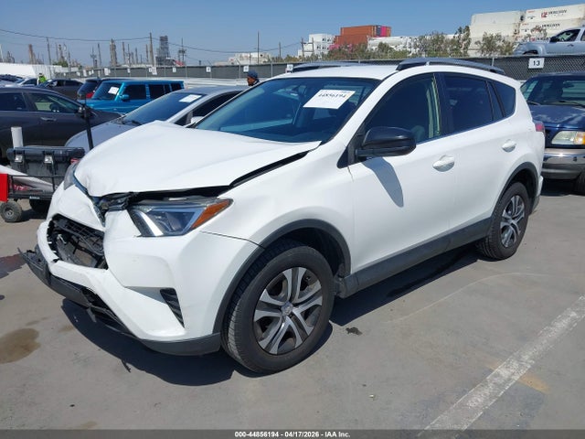 JTMZFREV9GJ089862 Toyota RAV4 LE