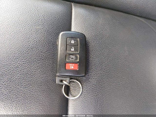 JTMJJREVXJD222646 Toyota Rav4 Hybrid Se
