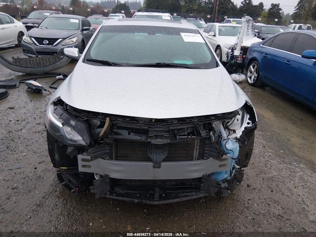 1G1ZD5ST7NF143931 Chevrolet Malibu Fwd Lt