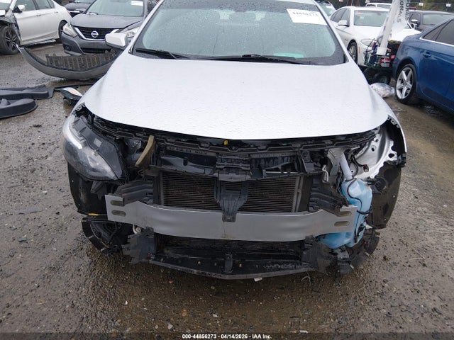 1G1ZD5ST7NF143931 Chevrolet Malibu Fwd Lt