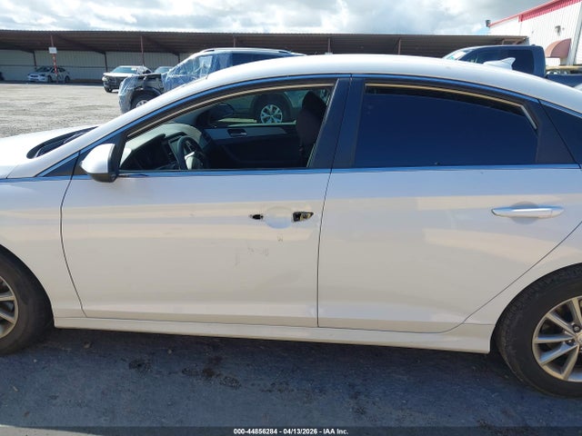 5NPE24AF0KH765208 Hyundai SONATA SE