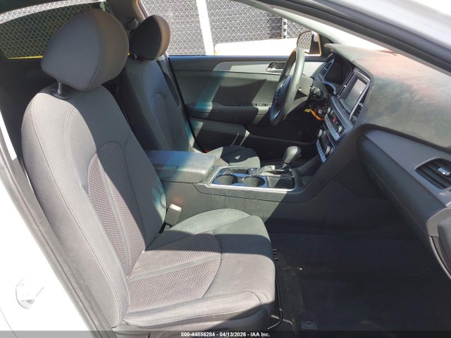 5NPE24AF0KH765208 Hyundai SONATA SE