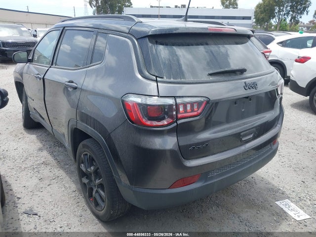 44856333 :رقم المزاد ، 3C4NJDBB4NT171935 vin ، 2022 Jeep Compass Altitude 4x4 مزاد بيع