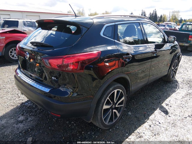 JN1BJ1CP9JW196493 Nissan Rogue Sport Sl