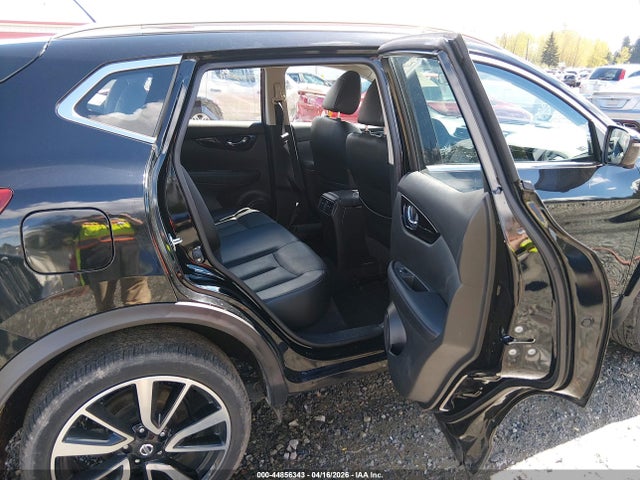 JN1BJ1CP9JW196493 Nissan Rogue Sport Sl