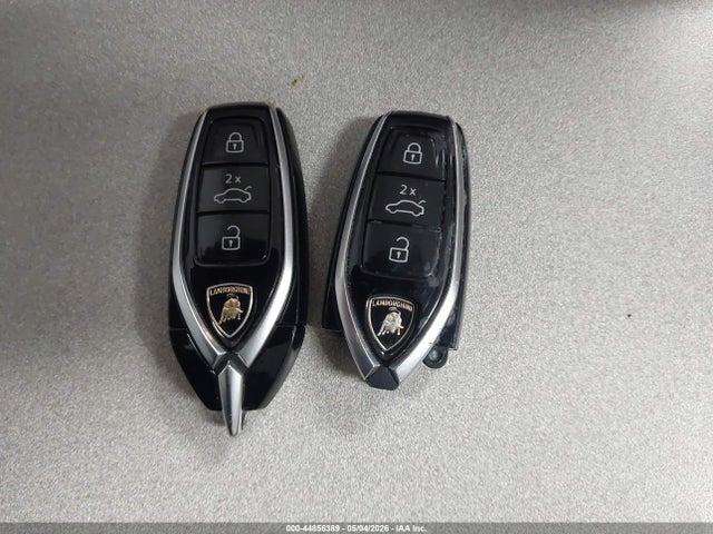 ZPBUA1ZLXNLA16495 Lamborghini Urus Graphite Capsule/pearl Capsule
