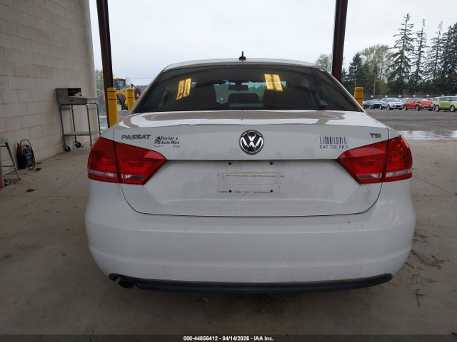 1VWAT7A35EC091315 Volkswagen Passat 1.8t S