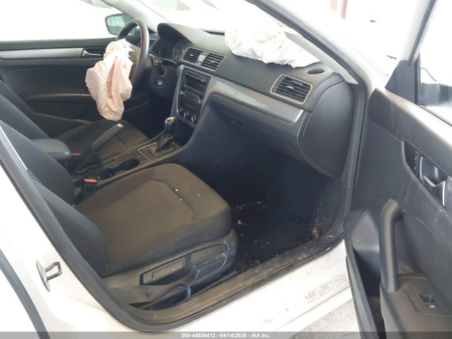 1VWAT7A35EC091315 Volkswagen Passat 1.8t S