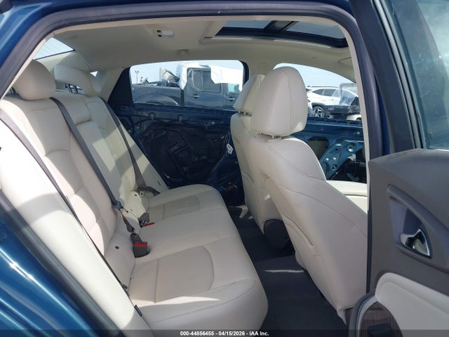 1G1ZE5ST3RF142486 Chevrolet Malibu Fwd 2lt