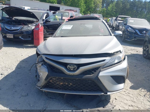 44856489 :رقم المزاد ، 4T1B61HK2JU102098 vin ، 2018 Toyota Camry Xse مزاد بيع