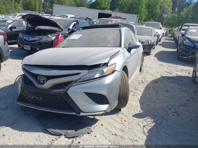 44856489 :رقم المزاد ، 4T1B61HK2JU102098 vin ، 2018 Toyota Camry Xse مزاد بيع