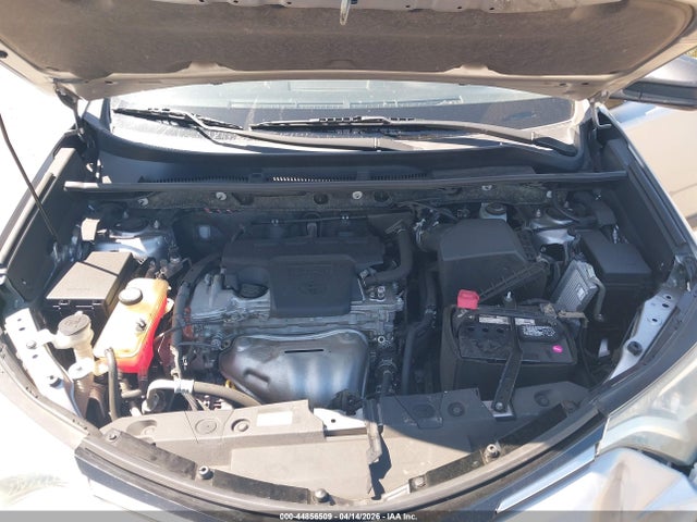 JTMZFREV8JJ204037 Toyota RAV4 LE