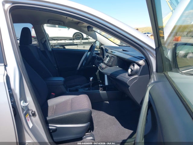 JTMZFREV8JJ204037 Toyota RAV4 LE