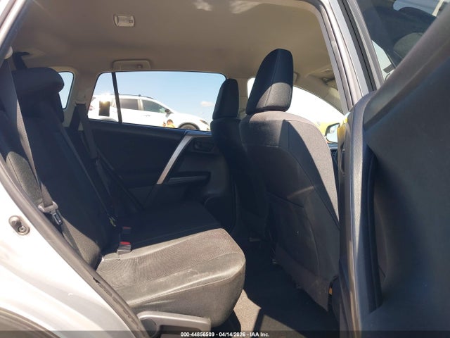 JTMZFREV8JJ204037 Toyota RAV4 LE