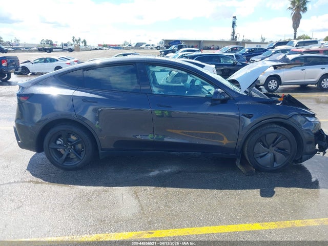 Продажа на аукционе авто 2026 Tesla Model Y All-wheel Drive/long Range Launch Series/premium All-wheel Drive, vin: 7SAYGDEE6TF571317, номер лота: 44856521