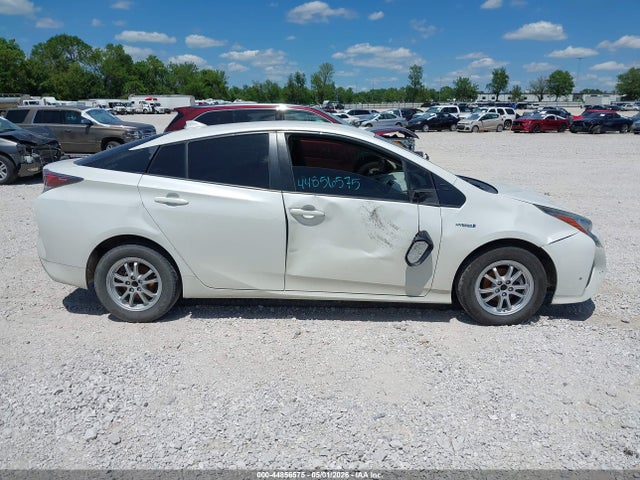 2016 Toyota Prius Two მანქანა იყიდება აუქციონზე, vin: JTDKBRFUXG3008584, აუქციონის ნომერი: 44856575