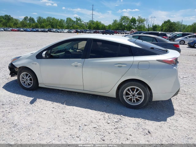 2016 Toyota Prius Two მანქანა იყიდება აუქციონზე, vin: JTDKBRFUXG3008584, აუქციონის ნომერი: 44856575