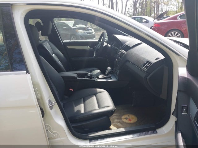 44856638 :رقم المزاد ، WDDGF5EB7BA508814 vin ، 2011 Mercedes-benz C 300 Luxury/sport مزاد بيع