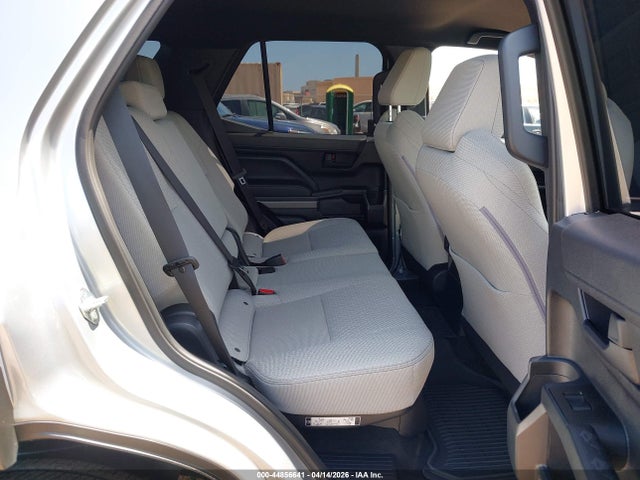 2026 Toyota 4runner Sr5 მანქანა იყიდება აუქციონზე, vin: JTEVA5AR3T5009727, აუქციონის ნომერი: 44856641
