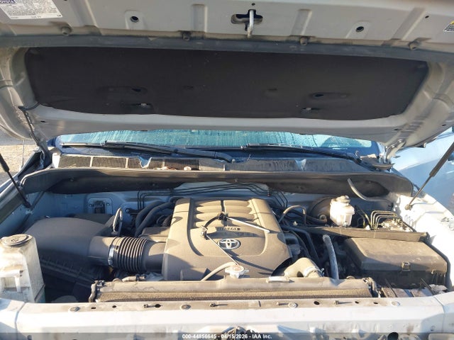 5TFDY5F17KX811733 Toyota Tundra Sr5 5.7l V8