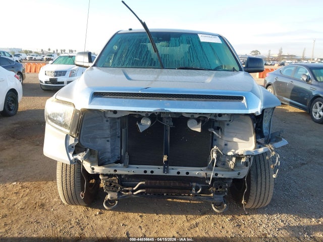 5TFDY5F17KX811733 Toyota Tundra Sr5 5.7l V8