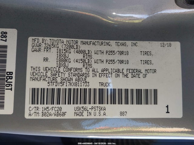 5TFDY5F17KX811733 Toyota Tundra Sr5 5.7l V8