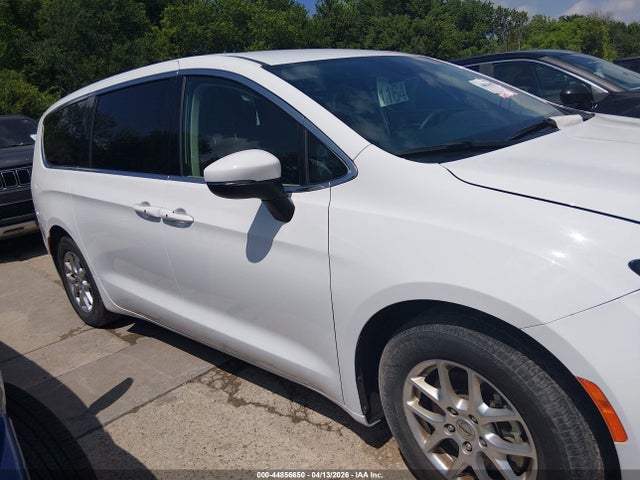 Продажа на аукционе авто 2023 Chrysler Pacifica Touring L, vin: 2C4RC1BG2PR606883, номер лота: 44856650