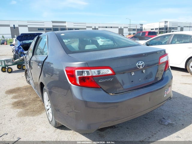 2014 Toyota Camry Le მანქანა იყიდება აუქციონზე, vin: 4T4BF1FK1ER438906, აუქციონის ნომერი: 44856663
