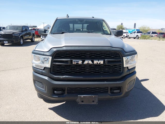 3C6UR5HJ1KG684466 RAM 2500 Tradesman 4x4 8&#039; Box