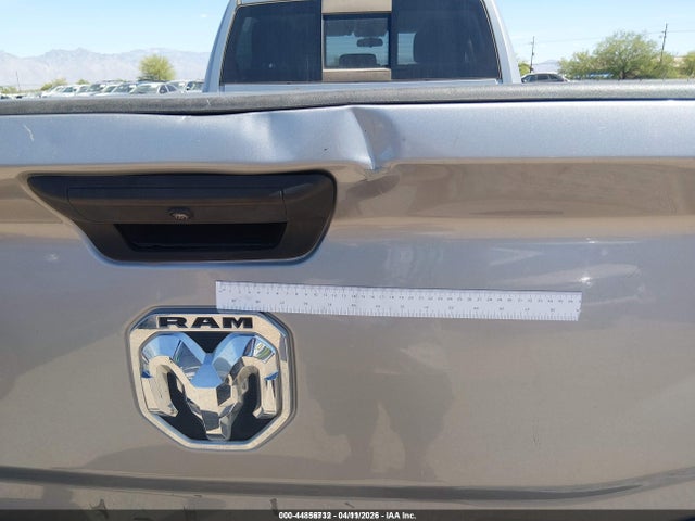3C6UR5HJ1KG684466 RAM 2500 Tradesman 4x4 8&#039; Box