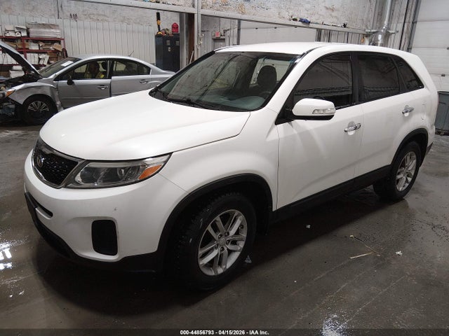 KIA SORENTO LX 2014 5XYKT3A6XEG535682 Image 2
