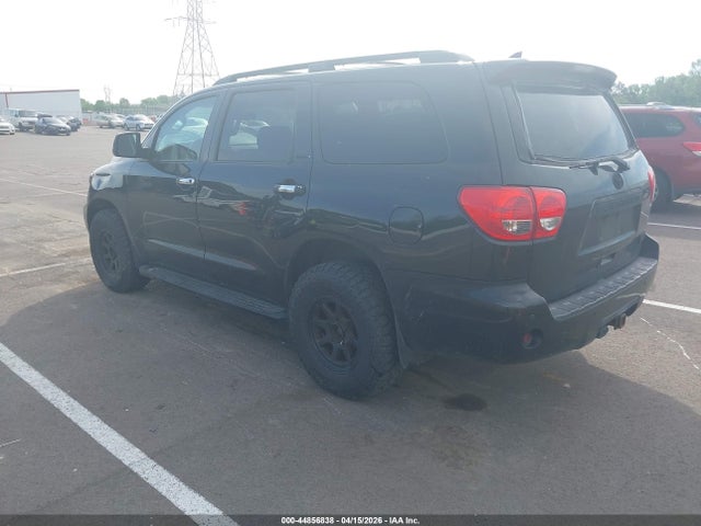 2011 TOYOTA SEQUOIA 5TDJY5G19BS039971 Photo 2